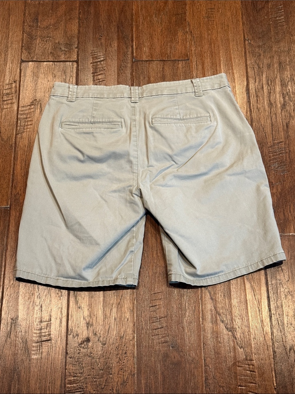 Size 4 Women’s Casual Khaki Shorts - Classic Summer Staple - Picture 6 of 7